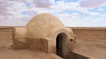 ジェルバ発、トズール着 スターウォーズロケ地コンプリート! アケニス宙域のタトゥイーン星旅行2日間 1泊2日