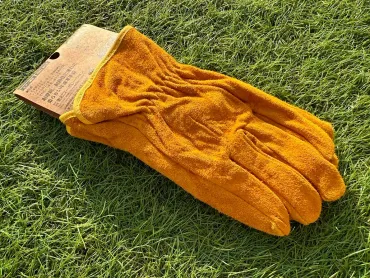 ワークマンの「フィールドグローブ」を徹底解説！キャンプで大活躍する革手袋！