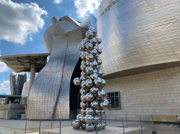 衰退した街を生き返らせ、現代アートの聖地に変えた奇跡の名建築 ...