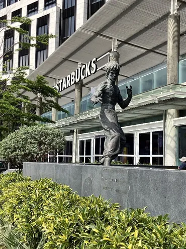 香港】絶景「アベニュー・オブ・スターズ」を歩く。人々に愛さ ...