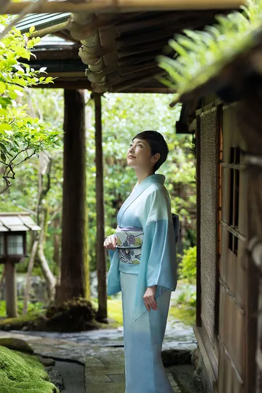 常盤貴子と巡る京都の魅力：『京都画報』の見どころは？時を超えた美、建築遺産と現代アート、晩秋の味覚も