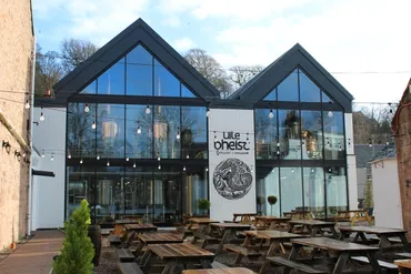 持続可能性を追求する新鋭マイクロ゛ブルスティルリー（醸造所兼 ...