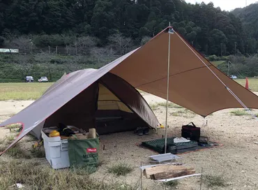 ソロキャンプおすすめタープ8選】種類＆商品を解説 設営が簡単で軽量・コンパクトな初心者にも使いやすいタープを紹介 