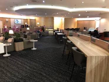 楽天プレミアムカードの空港ラウンジ 2025！プライオリティパス・家族会員まで解説 