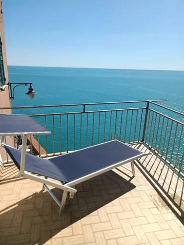 Marina Di Manarolaのバケーションレンタルと宿泊先 