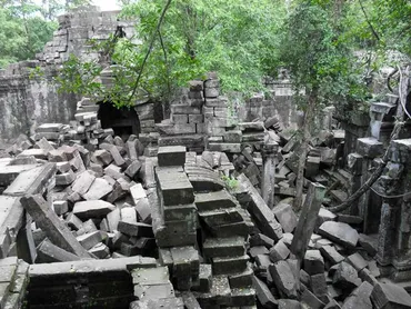 ベンメリア遺跡」行き方や所要時間など・ラピュタのモデルとの噂も 