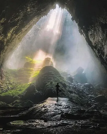 天窓のある地下洞窟 ベトナム ソンドン洞窟