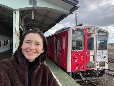 市川紗椰 花咲線：最果ての地を巡る鉄道旅！その魅力とは？市川紗椰が語る花咲線の魅力：絶景、グルメ、そしてコンプリートへの情熱。