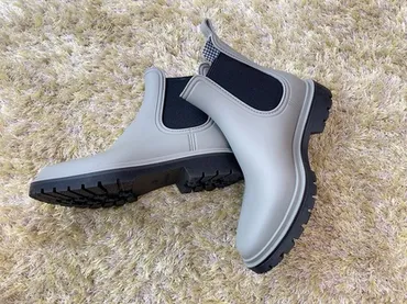 激安！ワークマンの「軽くておしゃれな防水ブーツ」が最強だった【晴れの日も履けるよ♪】（1/3） 