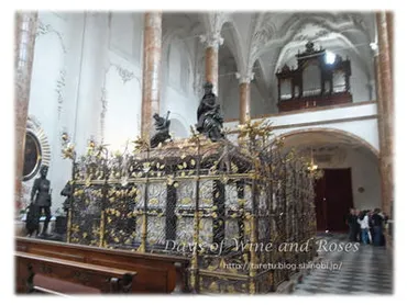 マクシミリアン１世の墓所 宮廷教会（インスブルック）