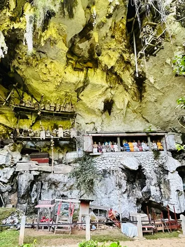 スラウェシ島タナトラジャ観光②】ロンダ・ボリ・マカレの巨大キリスト像を巡る旅 