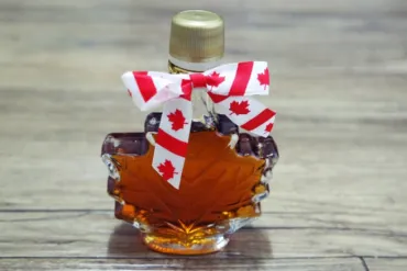 カナダ旅行のお土産、何を買う？メープルシロップ、お菓子、雑貨まで徹底解説！カナダ旅行で買いたいお土産：メープルシロップ、お菓子、雑貨まで