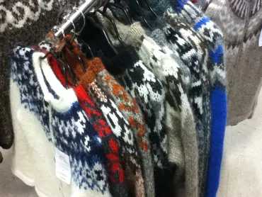 偽物をつかまされないで！アイスランド・セーター（ロパペペイサ） – IcelandGuide.net