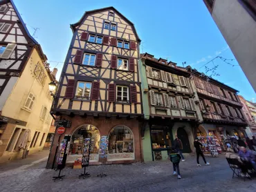 『ハウルの動く城』のモデル地？アルザスの宝石コルマールが魅力的な理由とは？ジブリの世界観が広がる、フランスのコルマール