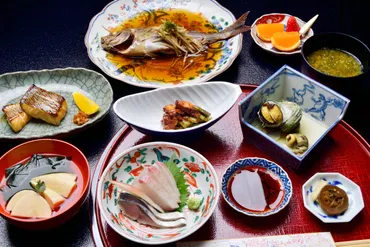 文化財の宿】お伊勢参りの旧街道沿いに立つ 麻吉旅館（2）