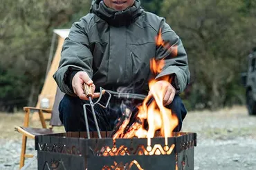 ワークマンFLAME-TECH®シリーズ！焚き火も安心、機能性と価格を両立した注目のキャンプウェアとは？ワークマンFLAME-TECH®シリーズの魅力とおすすめアイテム