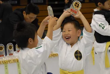 日本空手道不動会、その歴史と社会貢献とは？心技体、礼節を重んじる空手道場