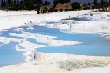 トルコ・パムッカレはガッカリ温泉？温泉探検家が楽しむ術を伝授 