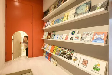 見聞録：絵本ホテル（奈良市） 世界の書籍に囲まれ 子ども主役の空間設計 ／奈良 