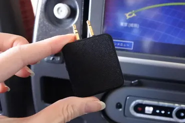 飛行機の機内エンタメを自分のワイヤレスイヤホンで楽しめるって快適すぎる！ 