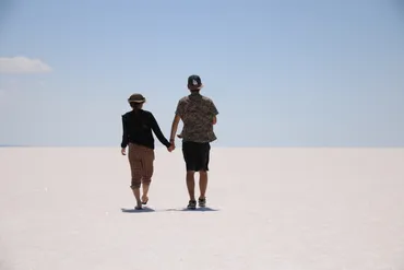 トルコのウユニ塩湖！？白とピンクの塩湖【トゥズ湖】へレンタカードライブ！！ 