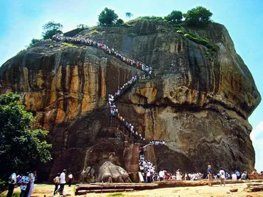 シーギリヤ＋ダンブッラ黄金寺院 