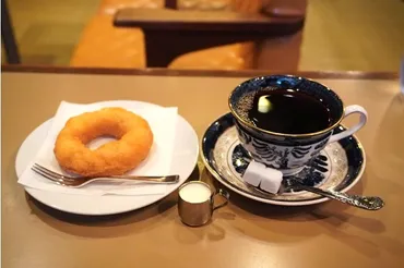 出来立てドーナツが名物。京都の名喫茶「六曜社珈琲店」／中京区