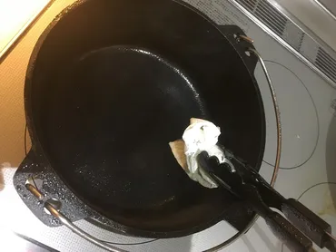 ニトリダッチオーブン【ニトダッチ】のシーズニング方法！IHでも直火でもOK 