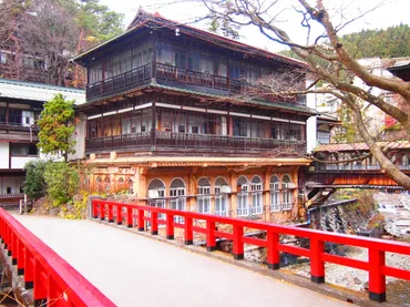 『千と千尋の神隠し』の世界へ！聖地巡礼でジブリの世界観を堪能？『千と千尋の神隠し』の世界観を探求！聖地巡礼の旅へ