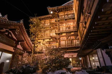 千と千尋の神隠し』聖地17選：油屋のモデルの温泉旅館・トンネルや線路の場所は？