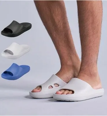 ワークマン「ファインドスライダーサンダル」は買い？機能性、履き心地、価格を徹底解説！980円ワークマンサンダル、高コスパの秘密とは？