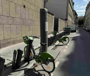 パリでシェアサイクル（VelibとLime）を使う方法！料金や注意点についても解説 