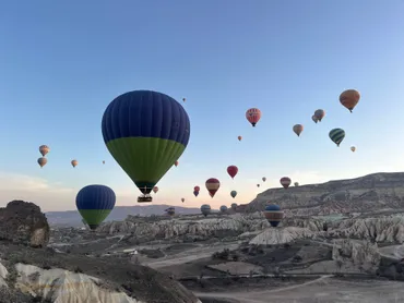 死ぬまでに一度は見たい絶景・カッパドキアの熱気球 – Travy