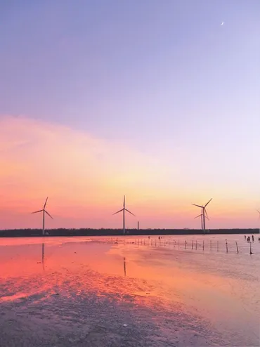 高美湿地の絶景！台湾のウユニ塩湖への行き方と楽しみ方とは？夕焼けと鏡張りの絶景！高美湿地への旅行ガイド
