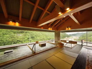 ホテル華の湯 30種類の湯船が人気の宿 