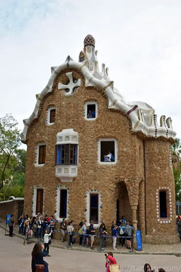 グエル公園の無料・有料ゾーンの見どころは?お菓子の家とトカゲが可愛いかった